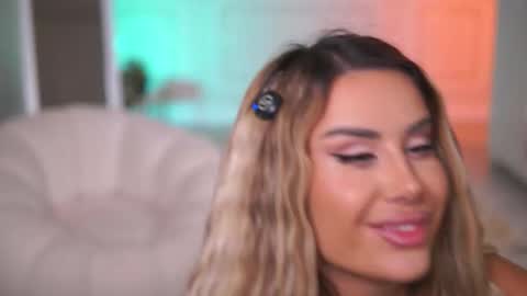 Snapshot of evazane chatting on December 2025 08:39:01 PM Eva online show from December 2025 08:39:01 PM