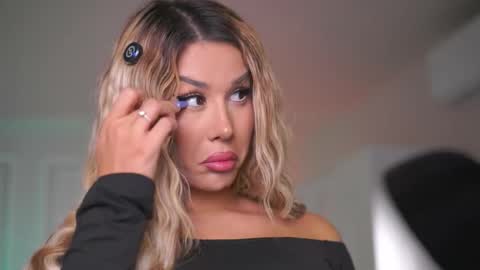 Snapshot of evazane chatting on December 2025 07:29:02 PM Eva online show from December 2025 07:29:02 PM