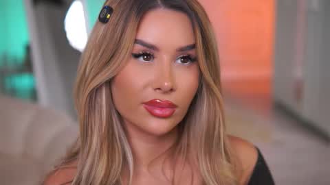 Snapshot of evazane chatting on December 2025 08:49:01 PM Eva online show from December 2025 08:49:01 PM