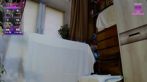 Snapshot of eve_milf chatting on May 2026 01:30:02 PM Francine online show from May 2026 01:30:02 PM