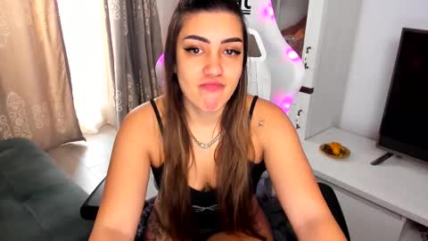 eveeevian online show from February 2025 11:27:01 AM