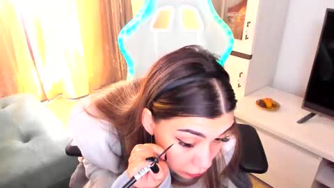 eveeevian online show from February 2025 11:38:02 AM