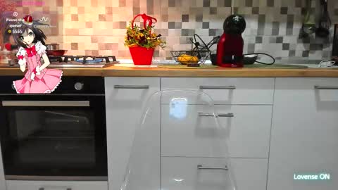 eveeevian online show from September 2025 05:18:01 PM