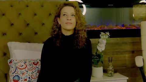 EveHamilton online show from February 2026 07:29:01 PM