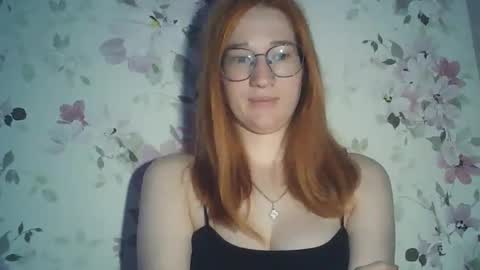 Snapshot of eveliina_shy chatting on June 2026 04:41:02 AM Evelina online show from June 2026 04:41:02 AM