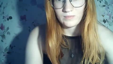 Snapshot of eveliina_shy chatting on June 2026 03:49:02 PM Evelina online show from June 2026 03:49:02 PM