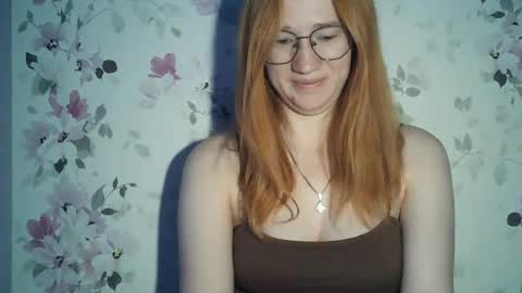 Snapshot of eveliina_shy chatting on June 2026 04:50:01 AM Evelina online show from June 2026 04:50:01 AM