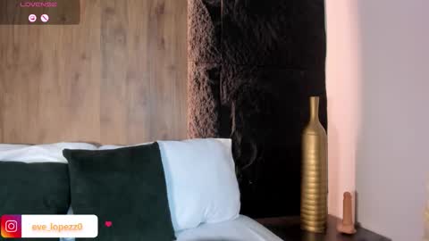 E V E L I N online show from February 2026 02:38:01 AM