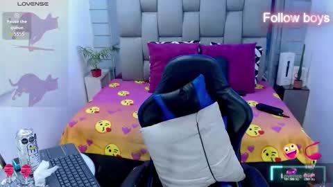 Snapshot of evelin_zaens chatting on February 2026 04:09:01 AM evelin zaens online show from February 2026 04:09:01 AM