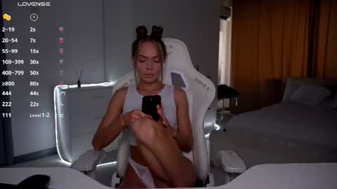 Snapshot of evelina_fox chatting on July 2026 11:12:02 AM Evelina online show from July 2026 11:12:02 AM