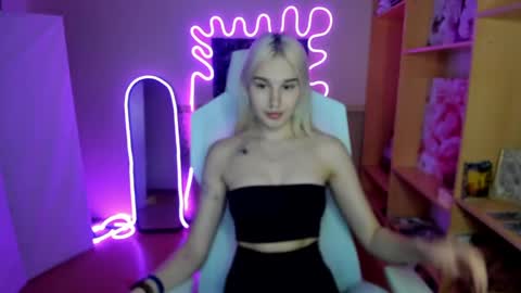 Evelina online show from May 2026 01:55:01 AM