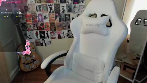 Evelina online show from June 2026 01:19:02 AM