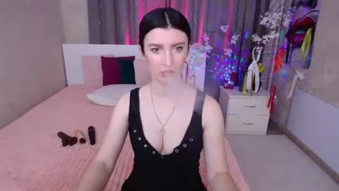 Snapshot of evelingills chatting on June 2026 05:26:02 AM Evelin online show from June 2026 05:26:02 AM
