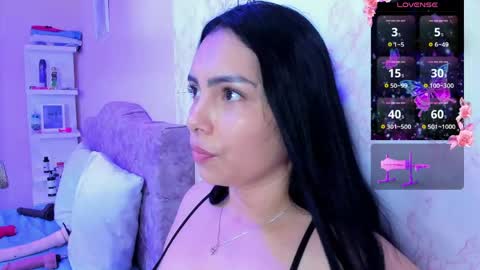 Snapshot of evelinn_belen chatting on May 2026 12:33:02 PM Evelinn belen online show from May 2026 12:33:02 PM