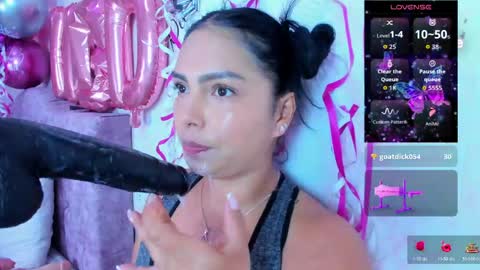 Snapshot of evelinn_belen chatting on May 2026 01:40:01 PM Evelinn belen online show from May 2026 01:40:01 PM