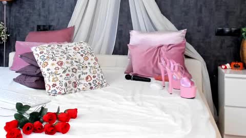 evellynereys online show from February 2025 08:06:02 AM