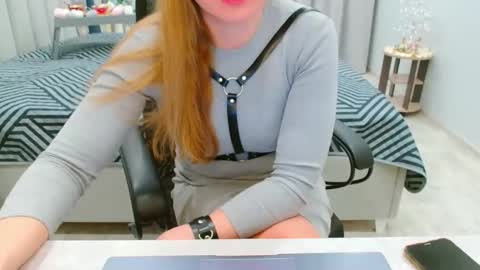 Snapshot of evelove33 chatting on April 2026 06:38:01 PM evelove online show from April 2026 06:38:01 PM