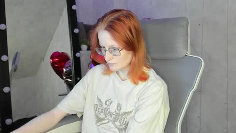 Snapshot of evelyn_fuller chatting on February 2026 05:33:01 PM Elizabeth online show from February 2026 05:33:01 PM