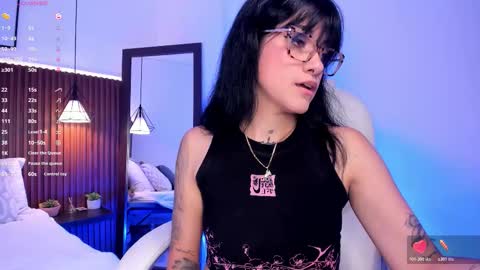 evelyn online show from October 2025 02:47:02 AM