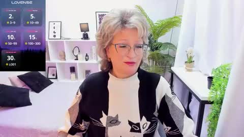 Snapshot of evelynblissful chatting on December 2025 05:13:01 AM Evelyn online show from December 2025 05:13:01 AM