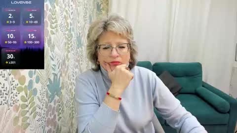 Snapshot of evelynblissful chatting on December 2025 04:54:01 AM Evelyn online show from December 2025 04:54:01 AM