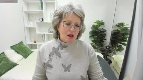 Evelyn online show from February 2026 05:05:02 AM