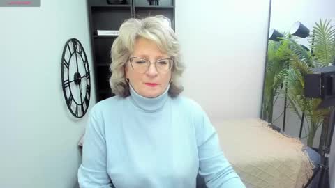 Snapshot of evelynblissful chatting on May 2026 05:14:01 AM Evelyn online show from May 2026 05:14:01 AM