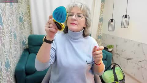 Snapshot of evelynblissful chatting on May 2026 05:15:01 AM Evelyn online show from May 2026 05:15:01 AM