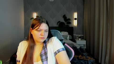 Evelyne Loo online show from April 2026 12:53:01 AM
