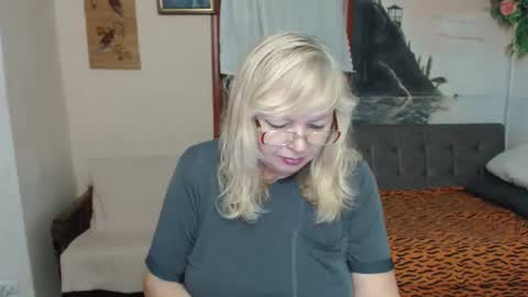 BarbaraBlondy online show from November 2025 08:00:01 PM