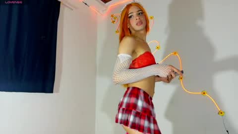 everlin_01 online show from May 2026 12:50:01 AM