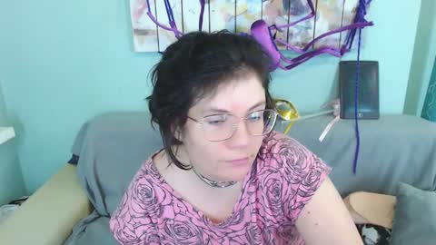 Snapshot of everly_rays chatting on December 2024 10:59:01 PM Everly online show from December 2024 10:59:01 PM
