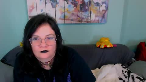 Everly online show from April 2026 02:47:02 AM