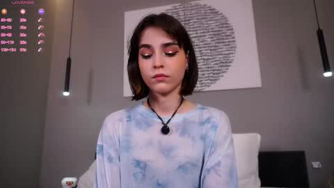 Anita online show from November 2025 04:55:01 AM