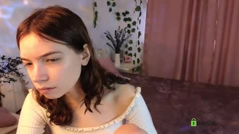 evi_brook online show from September 2025 06:48:02 AM