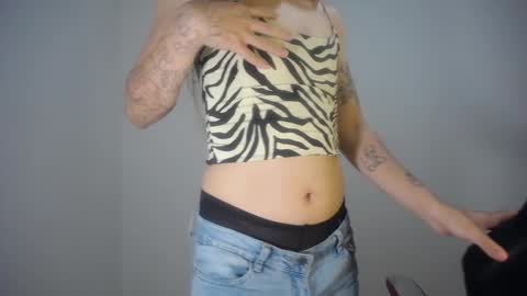 Snapshot of evi_kitty chatting on February 2025 12:32:01 AM Evi online show from February 2025 12:32:01 AM