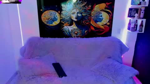 Snapshot of evie99_ chatting on February 2025 07:10:02 PM Evie99  online show from February 2025 07:10:02 PM