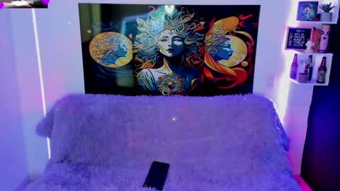 Snapshot of evie99_ chatting on February 2025 06:21:01 PM Evie99  online show from February 2025 06:21:01 PM