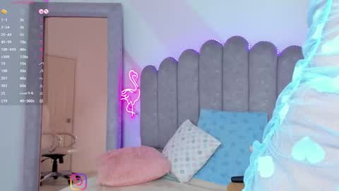 My name is Evie  nice to meet you  really get to know me better private is open  online show from November 2025 12:10:02 AM