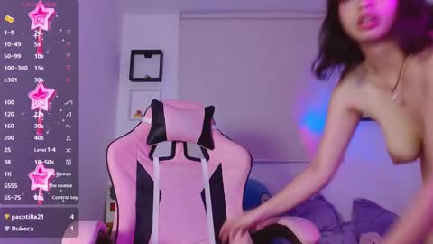 Snapshot of evie_cloud chatting on December 2024 05:45:01 AM Evie Cloud online show from December 2024 05:45:01 AM