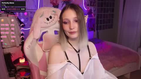 Evie online show from October 2025 11:37:01 PM