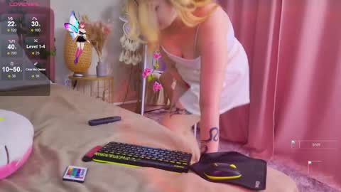 evie_val online show from September 2025 04:39:01 PM