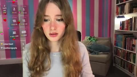 Evie3 online show from December 2025 09:21:01 PM