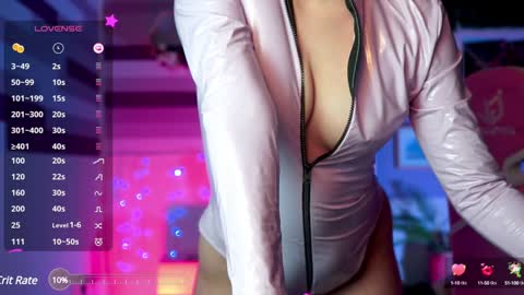 Evie online show from December 2024 08:39:02 PM