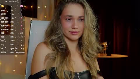 Evie online show from September 2025 09:48:02 PM
