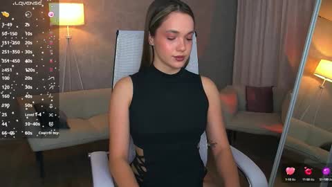 Evie online show from October 2025 12:52:02 AM