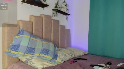 Snapshot of evieh1_ chatting on May 2026 04:24:02 PM Ivi Alejandra online show from May 2026 04:24:02 PM
