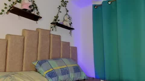 Snapshot of evieh1_ chatting on May 2026 03:08:01 PM Ivi Alejandra online show from May 2026 03:08:01 PM