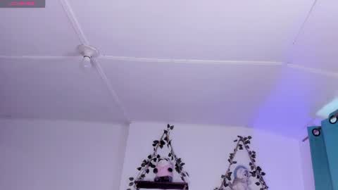 Ivi Alejandra  online show from July 2026 07:01:02 PM