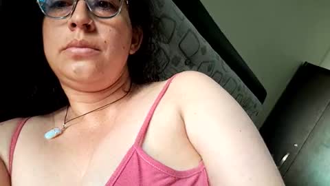 Snapshot of evolet_evolet_ chatting on November 2025 01:44:01 PM Evolet online show from November 2025 01:44:01 PM